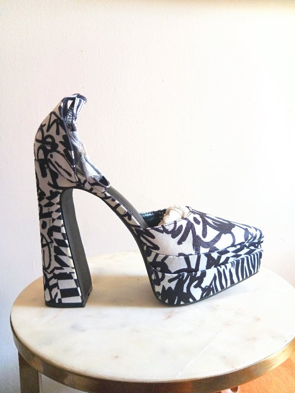 Cape Robbin Snow White Pointy Toe Platform Block Heel